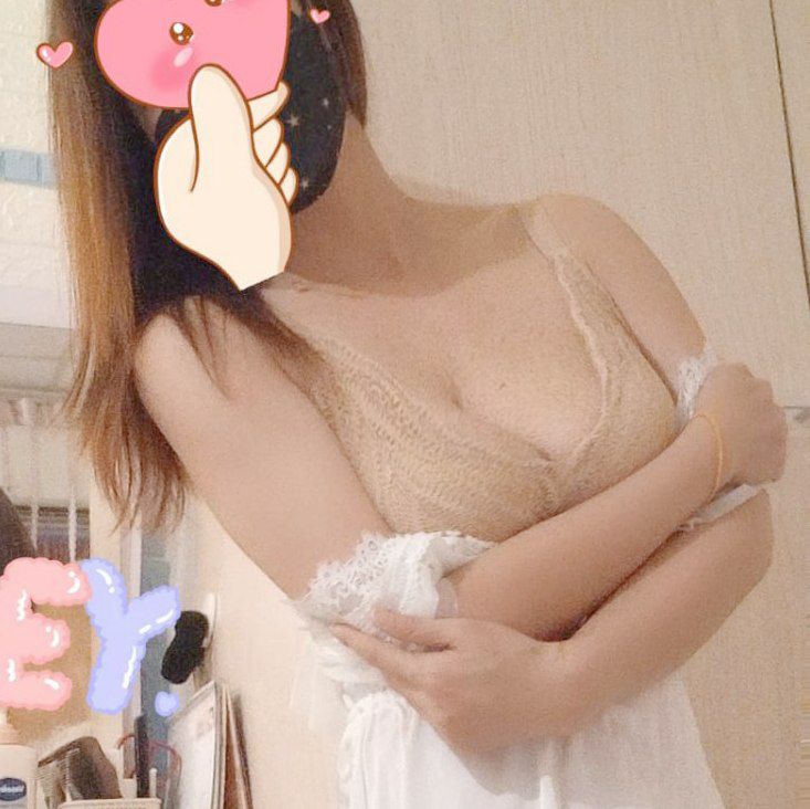 依依