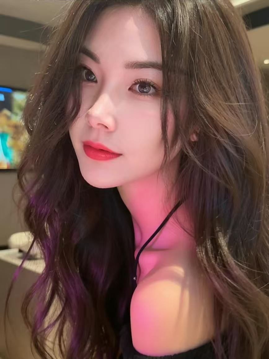 清月❤️偷食嫩模