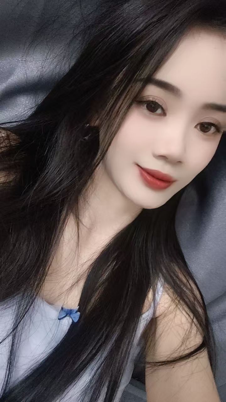 沐沐，纯欲妖精